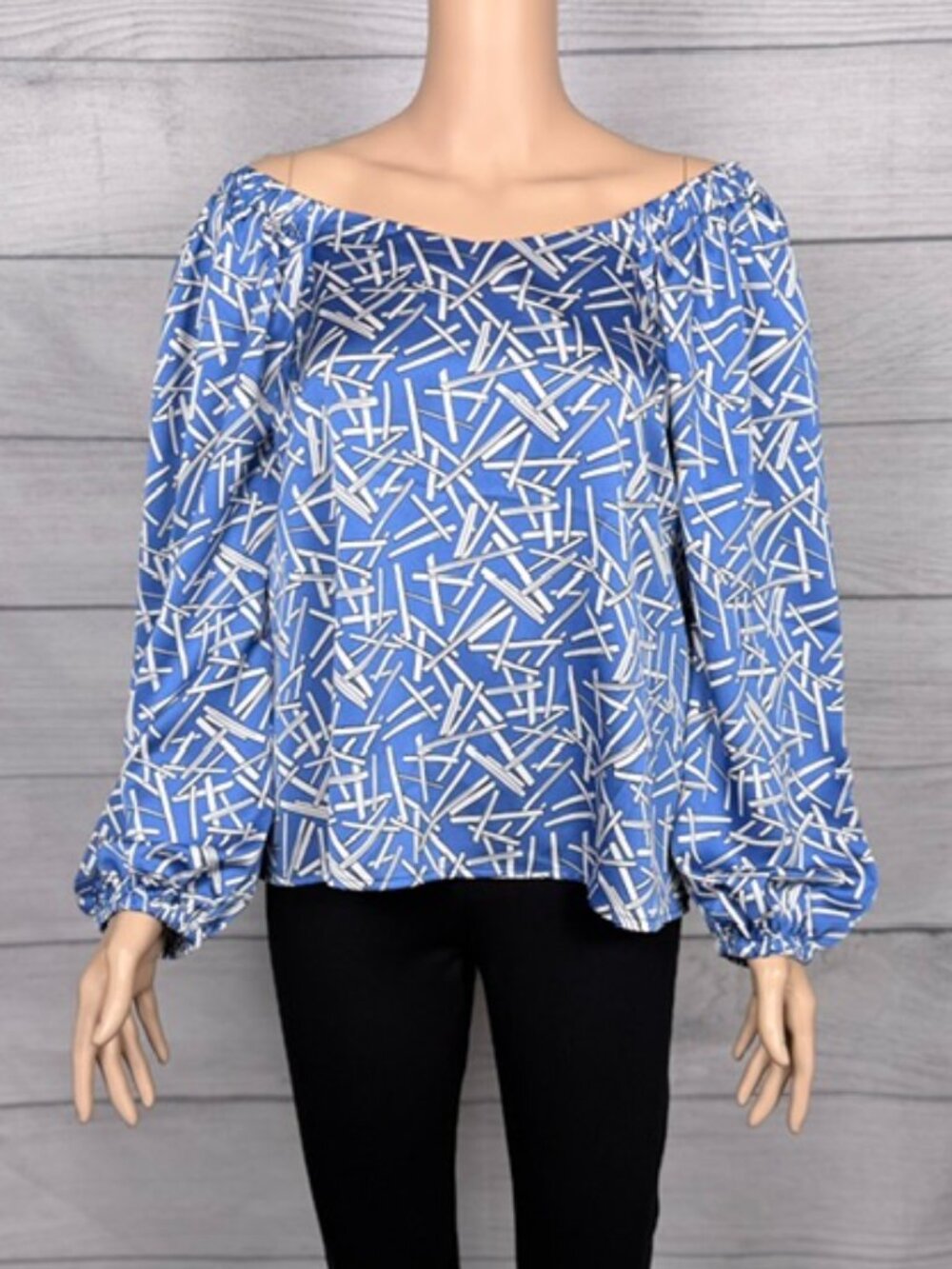 💙Halogen Blue White Abstract Print Ruched Peasant Blouse Size M